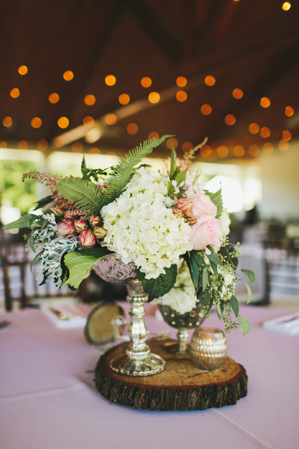 lace-and-burlap-wedding-at-the-white
