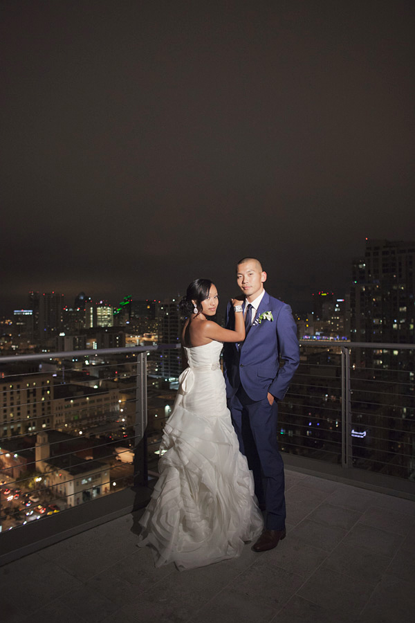navy-and-white-seaside-wedding