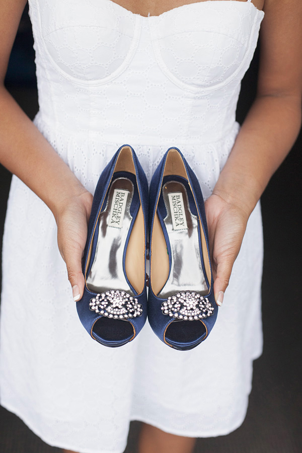 navy-and-white-seaside-wedding