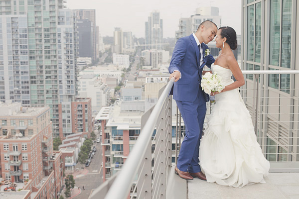 navy-and-white-seaside-wedding
