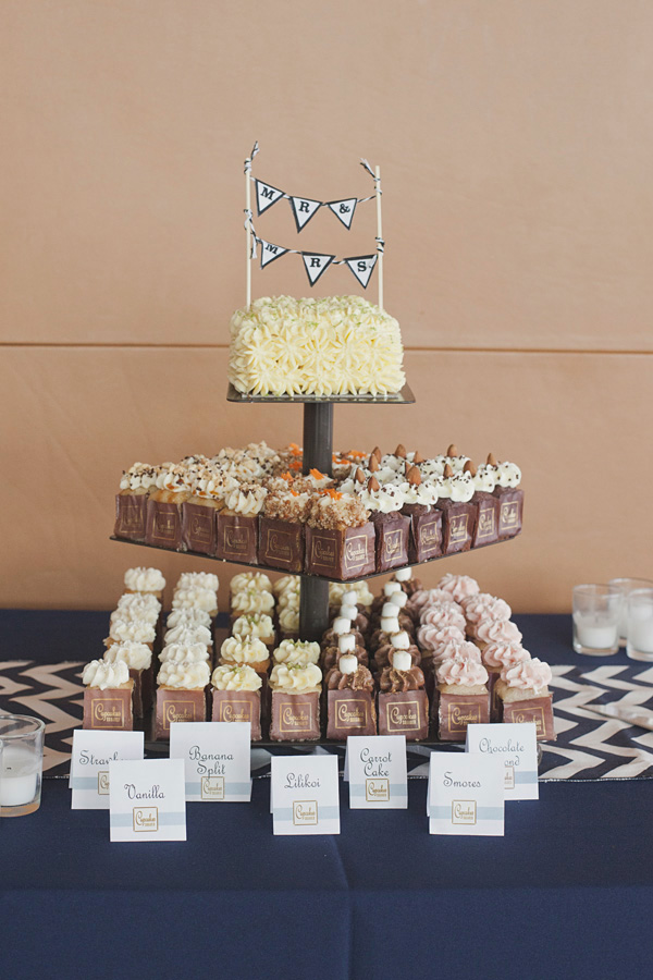 navy-and-white-seaside-wedding