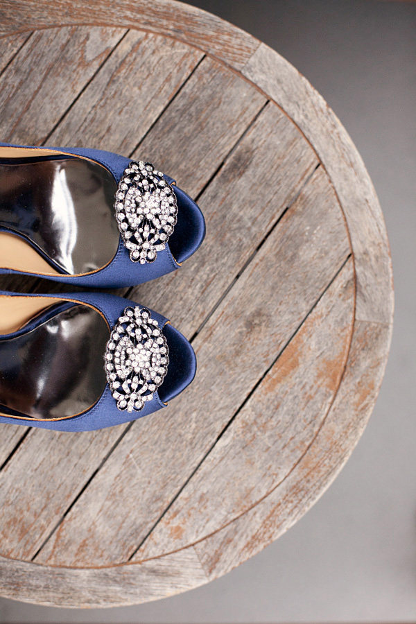 navy-and-white-seaside-wedding