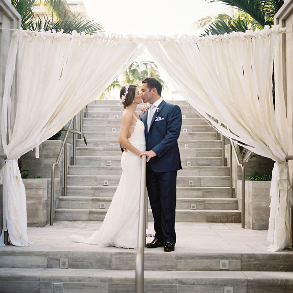 party-light-wedding-in-miami