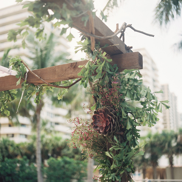 party-light-wedding-in-miami