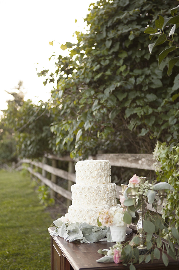 pastel-sheep-wedding-inspiration