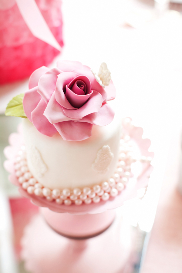 pink-and-white-ethereal-wedding