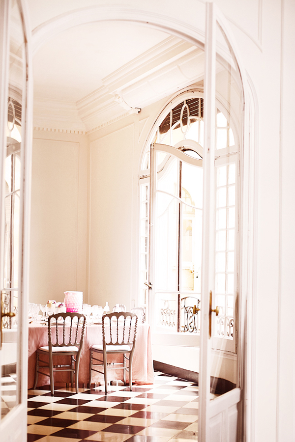 pink-and-white-ethereal-wedding