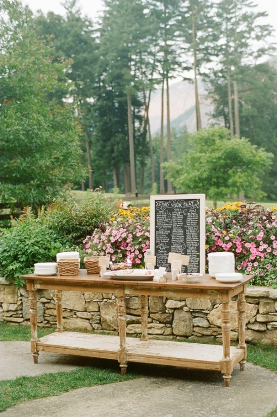 wedding hors dâoeuvre table