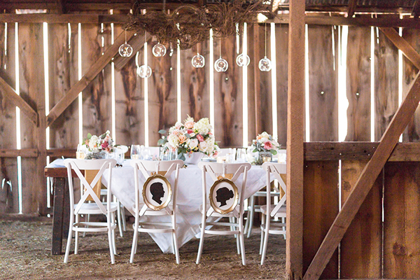 shabby-chic-barn-wedding