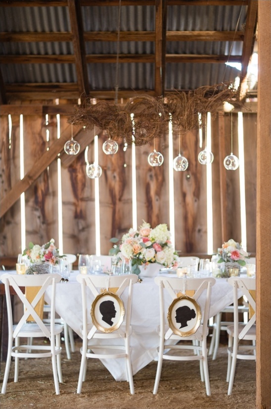 chic barn wedding decor