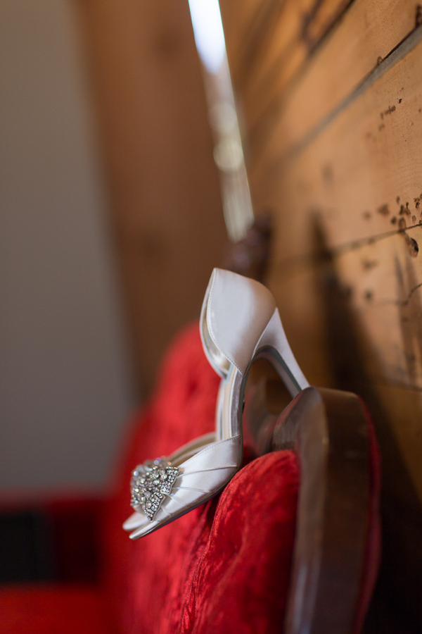 shabby-chic-barn-wedding