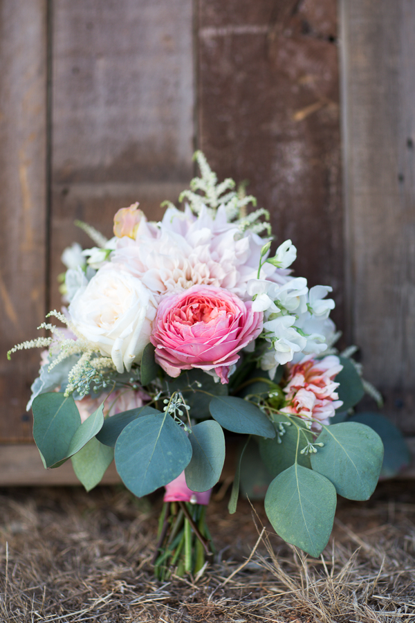 shabby-chic-barn-wedding