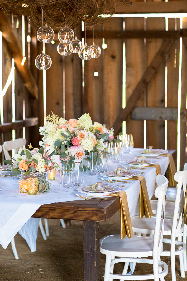 shabby-chic-barn-wedding