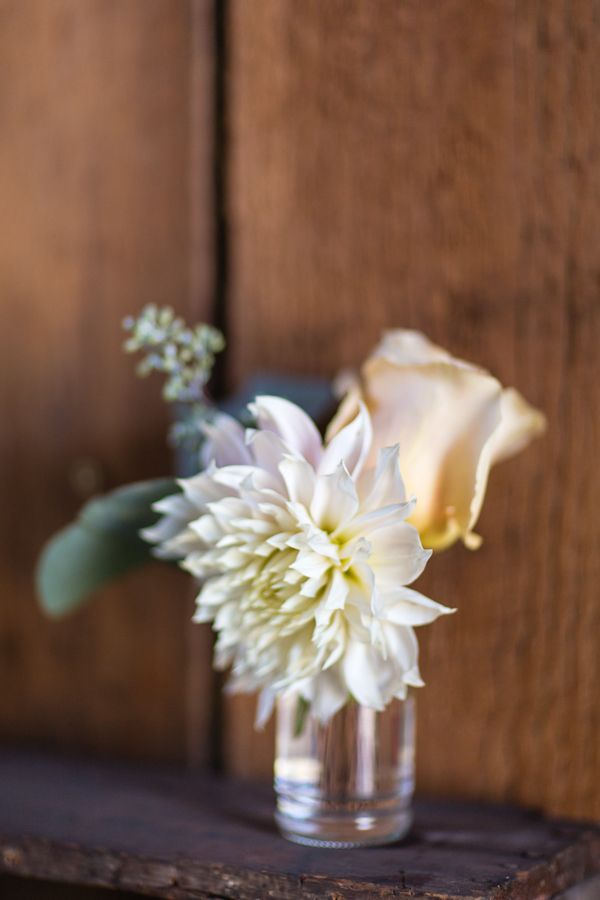 shabby-chic-barn-wedding