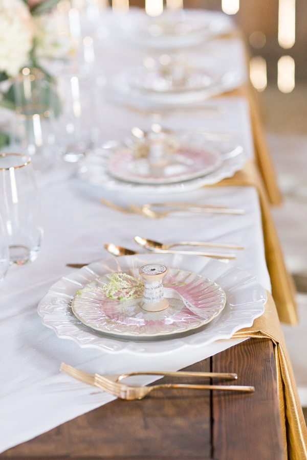 shabby-chic-barn-wedding