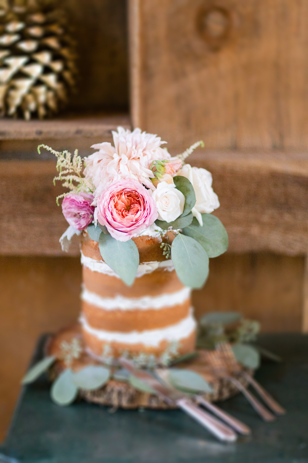 shabby-chic-barn-wedding