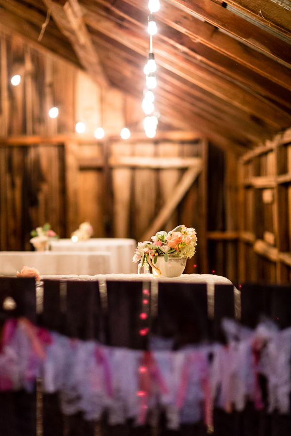 shabby-chic-barn-wedding
