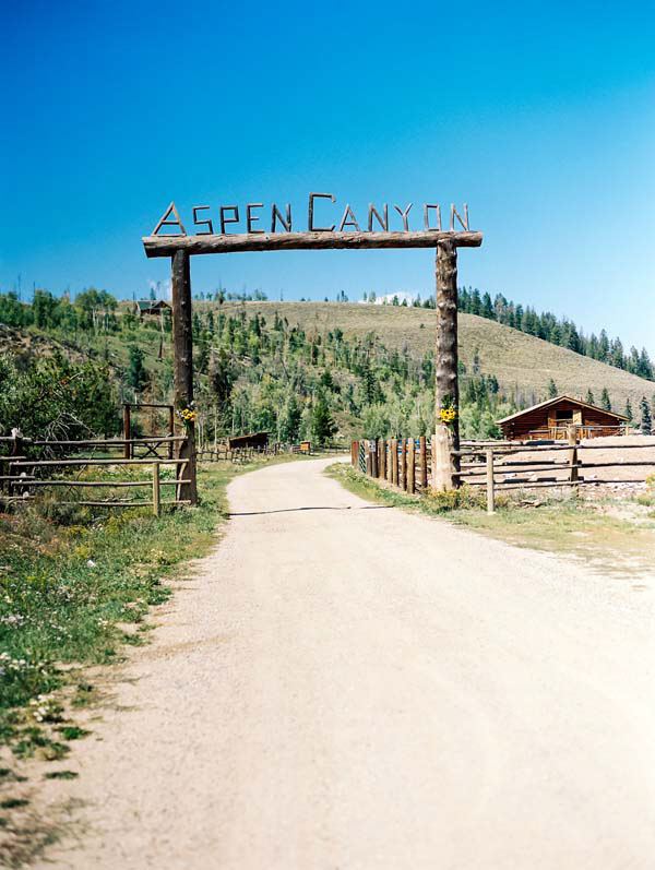 wild-western-wedding-in-colorado