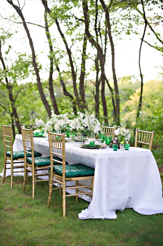 green and gold tablescape ideas
