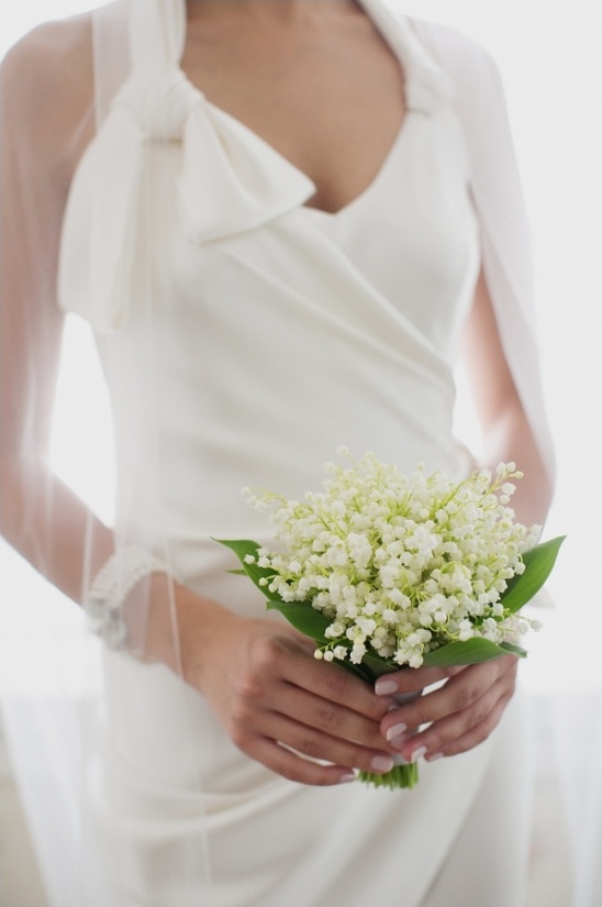 simple white wedding bouquet