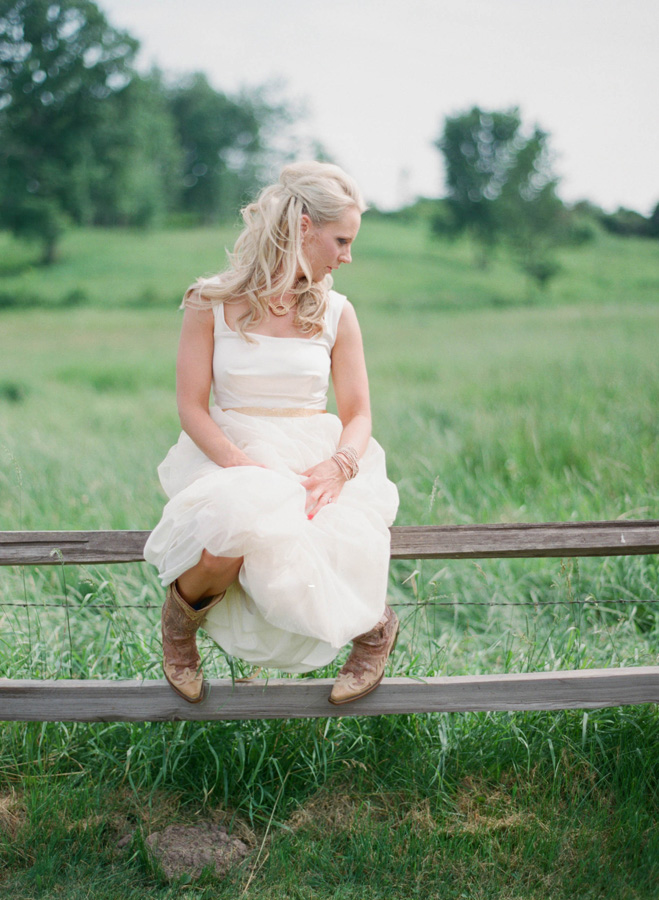 a-cowgirl-wedding-in-wisconsin