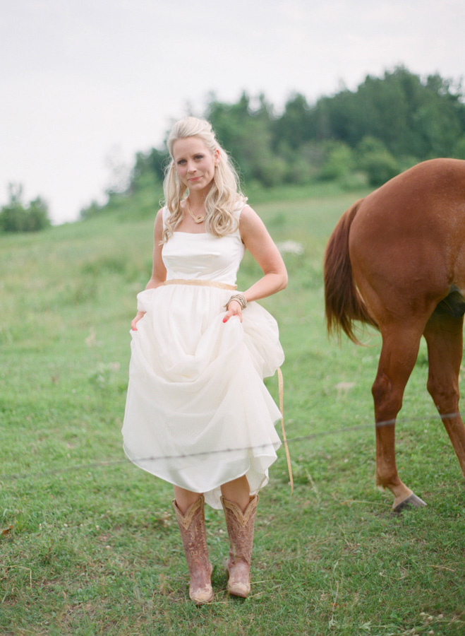a-cowgirl-wedding-in-wisconsin