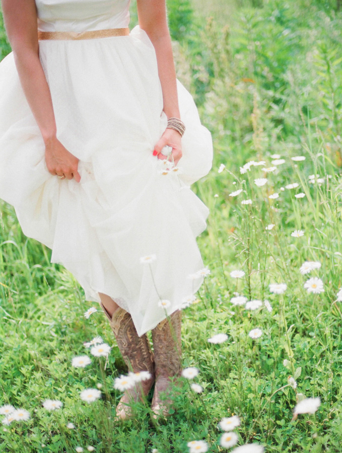 a-cowgirl-wedding-in-wisconsin