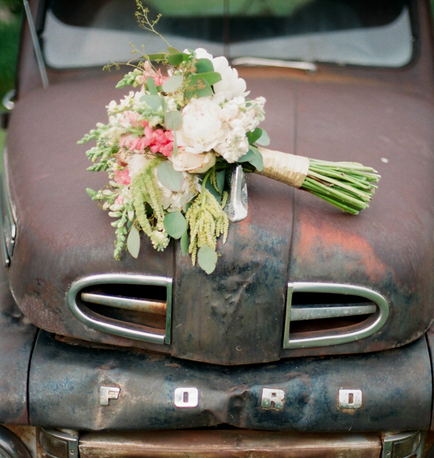 a-cowgirl-wedding-in-wisconsin