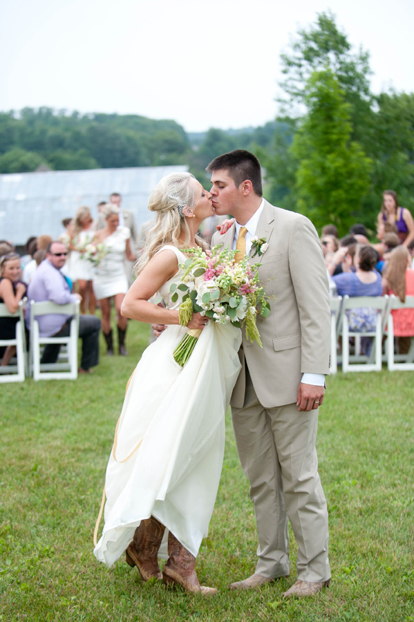 a-cowgirl-wedding-in-wisconsin