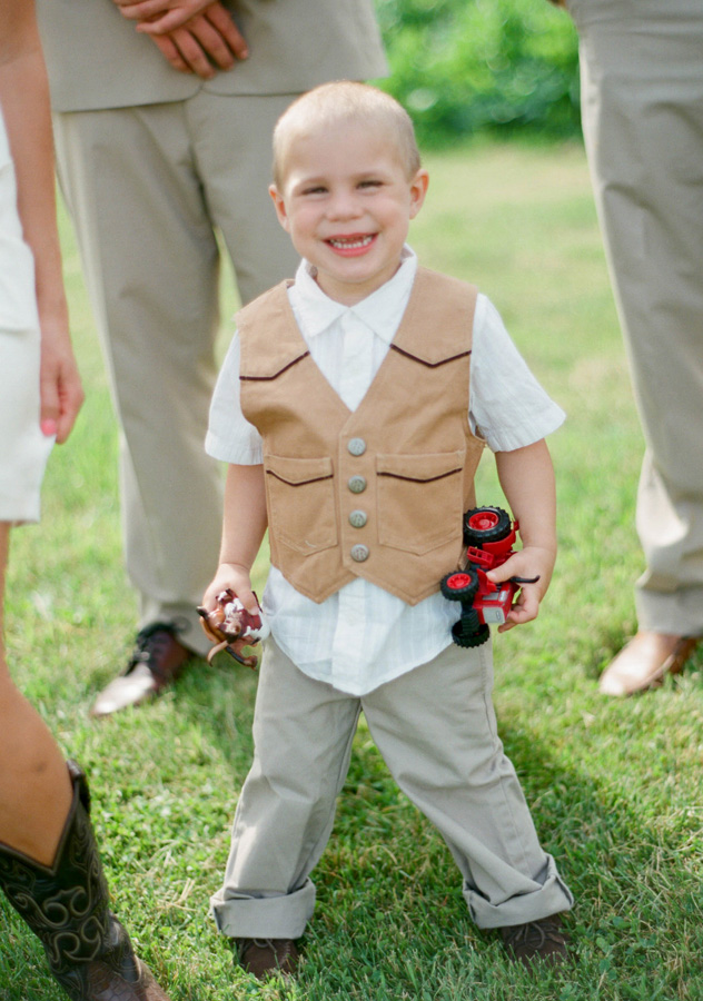 a-cowgirl-wedding-in-wisconsin