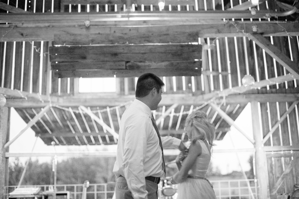 a-cowgirl-wedding-in-wisconsin