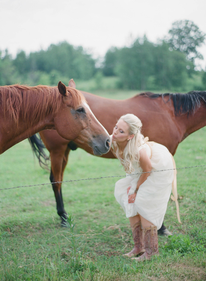 a-cowgirl-wedding-in-wisconsin