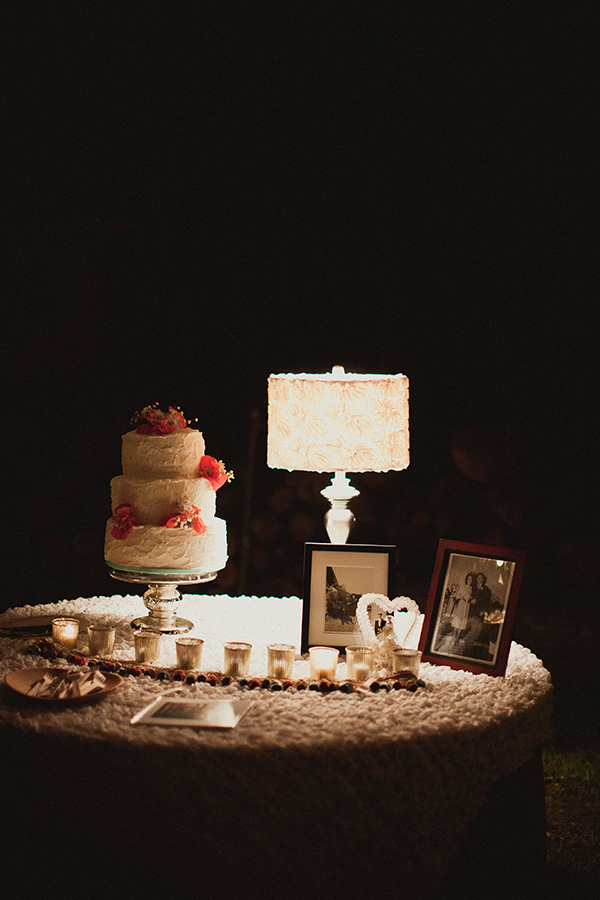 blue-and-coral-backyard-wedding