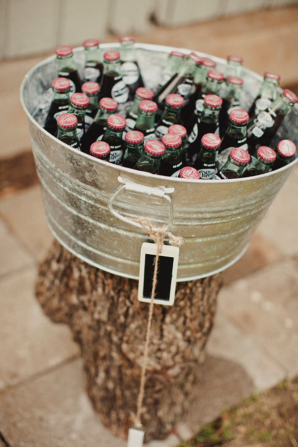 blue-and-coral-backyard-wedding