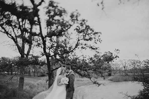 blue-and-coral-backyard-wedding