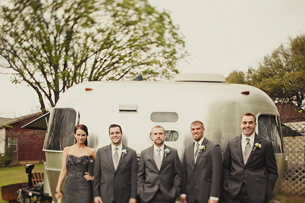 blue-and-coral-backyard-wedding