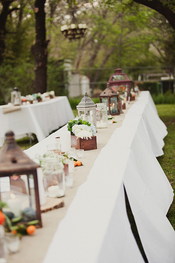 blue-and-coral-backyard-wedding