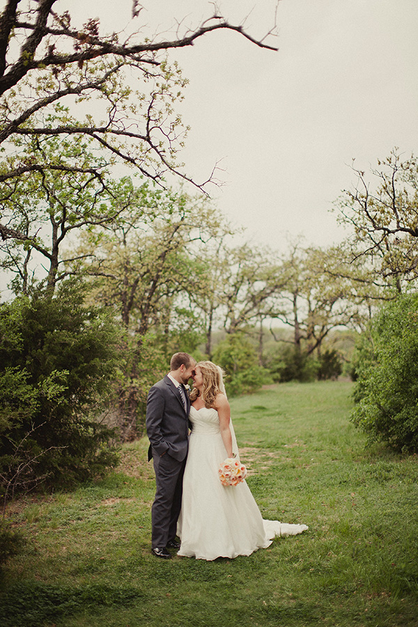 blue-and-coral-backyard-wedding