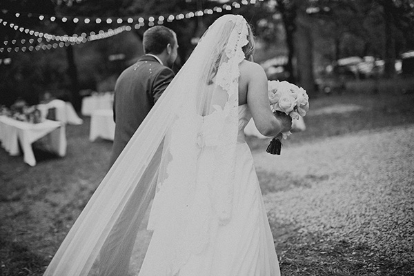 blue-and-coral-backyard-wedding