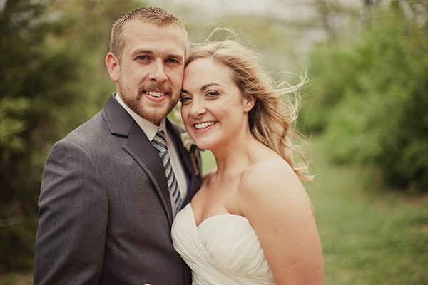 blue-and-coral-backyard-wedding