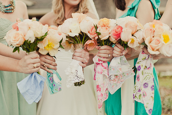 blue-and-coral-backyard-wedding