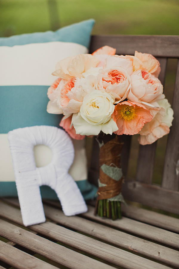 blue-and-coral-backyard-wedding