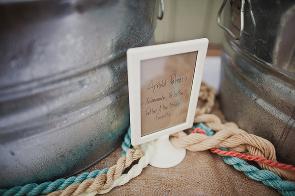 blue-and-coral-backyard-wedding