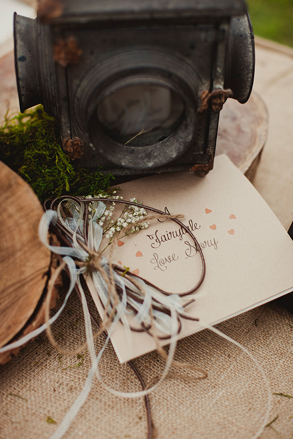 blue-and-coral-backyard-wedding