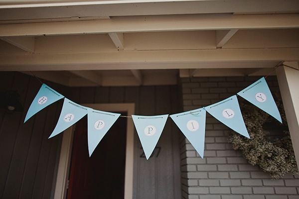 blue-and-coral-backyard-wedding