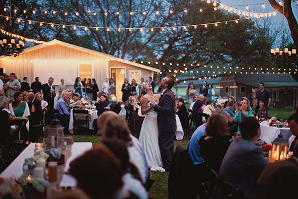 blue-and-coral-backyard-wedding