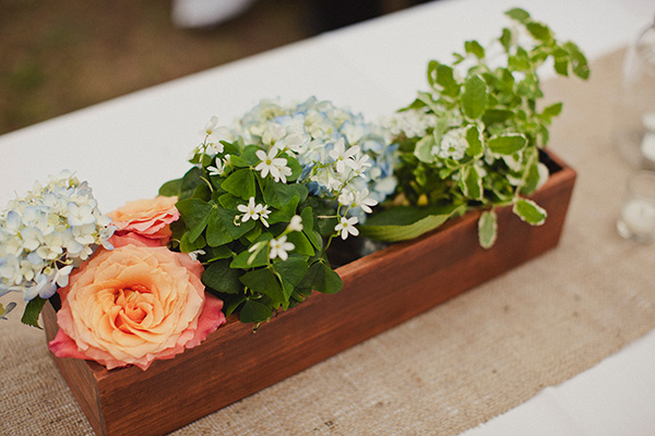 blue-and-coral-backyard-wedding