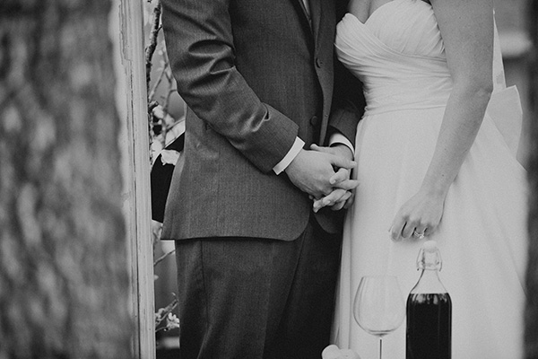 blue-and-coral-backyard-wedding
