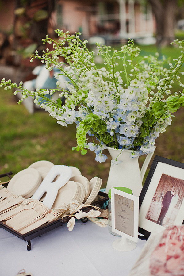 blue-and-coral-backyard-wedding