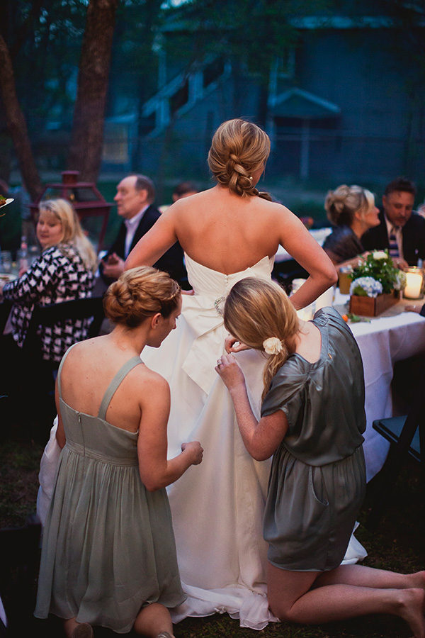 blue-and-coral-backyard-wedding